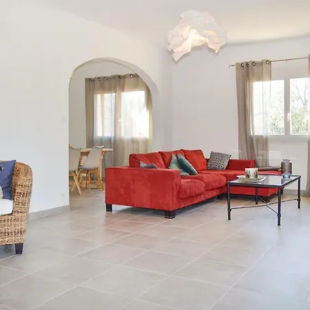 Four Bedroom Holiday In Figari