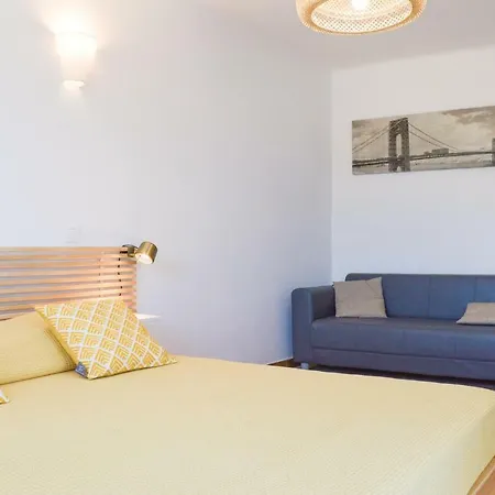 Casa vacanze Four Bedroom Holiday In Figari *