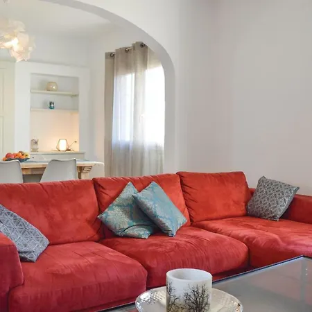 Four Bedroom Holiday In Figari Casa de Férias *